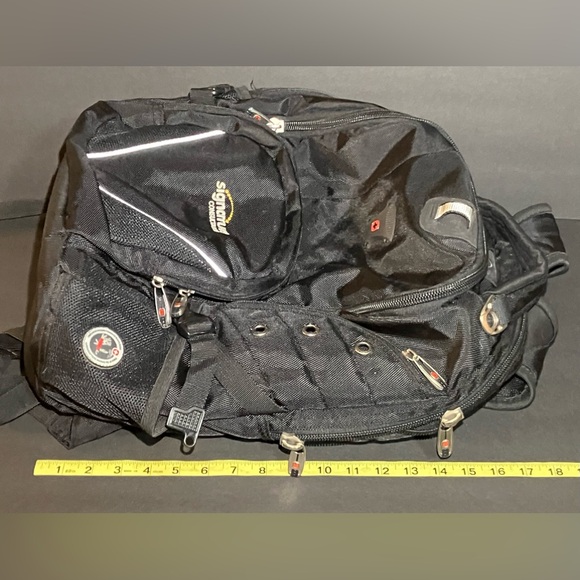 Swiss Army by Wenger Backpack with Signature Consultants Embroidered - Picture 16 of 16